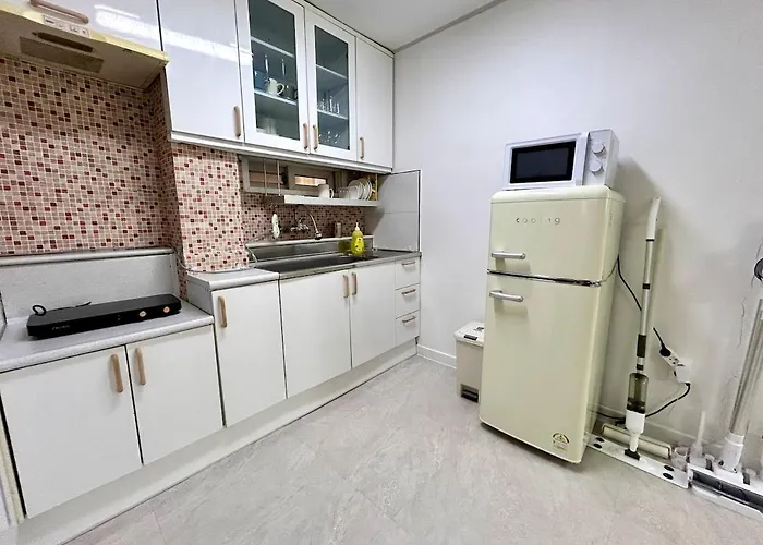 Apartment 홍스테이 ㅣ신림역 도보 6분 ㅣ3룸 *