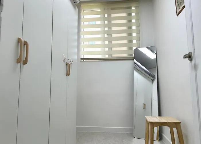 홍스테이 ㅣ신림역 도보 6분 ㅣ3룸 Apartment